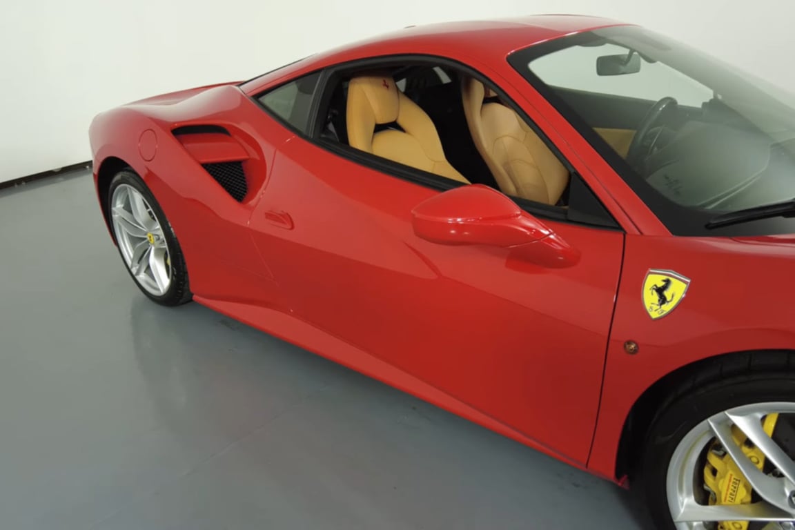 2017 Ferrari 488 GTB photo 10 of 21
