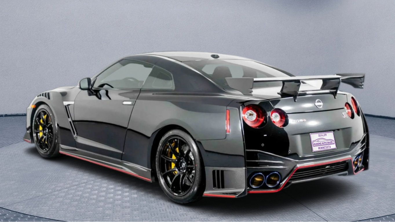 2023 Nissan GT-R Nismo photo 3 of 6