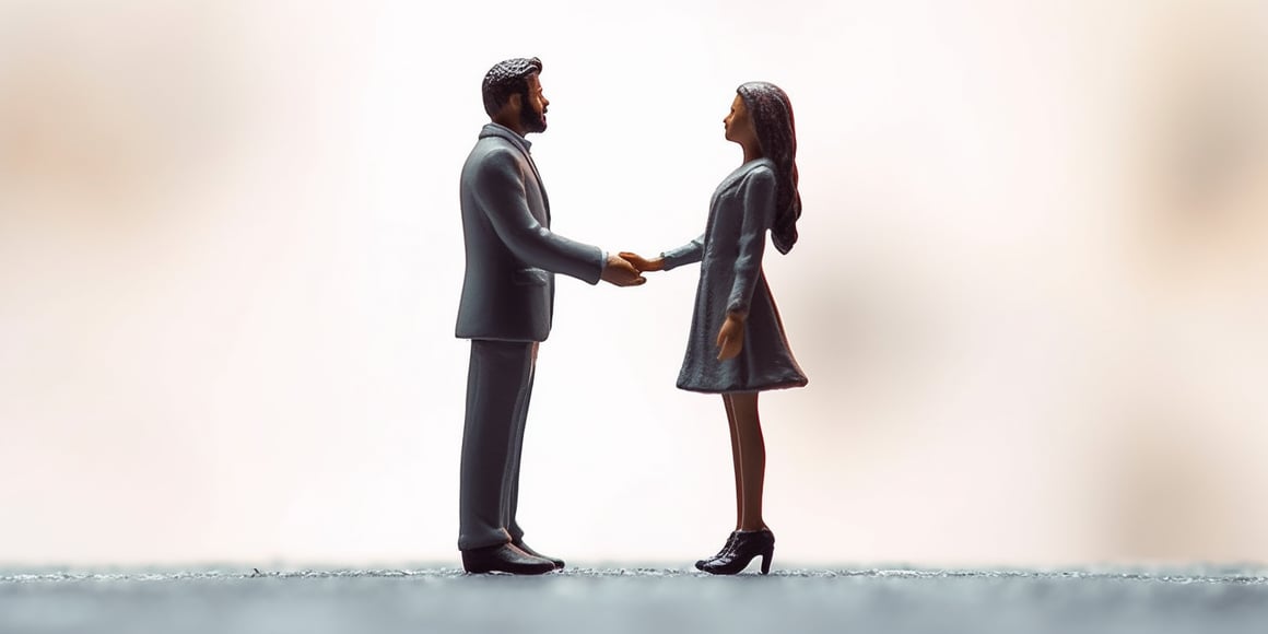 Negotiation in Focus: Realistic Mid-Journey Scenario