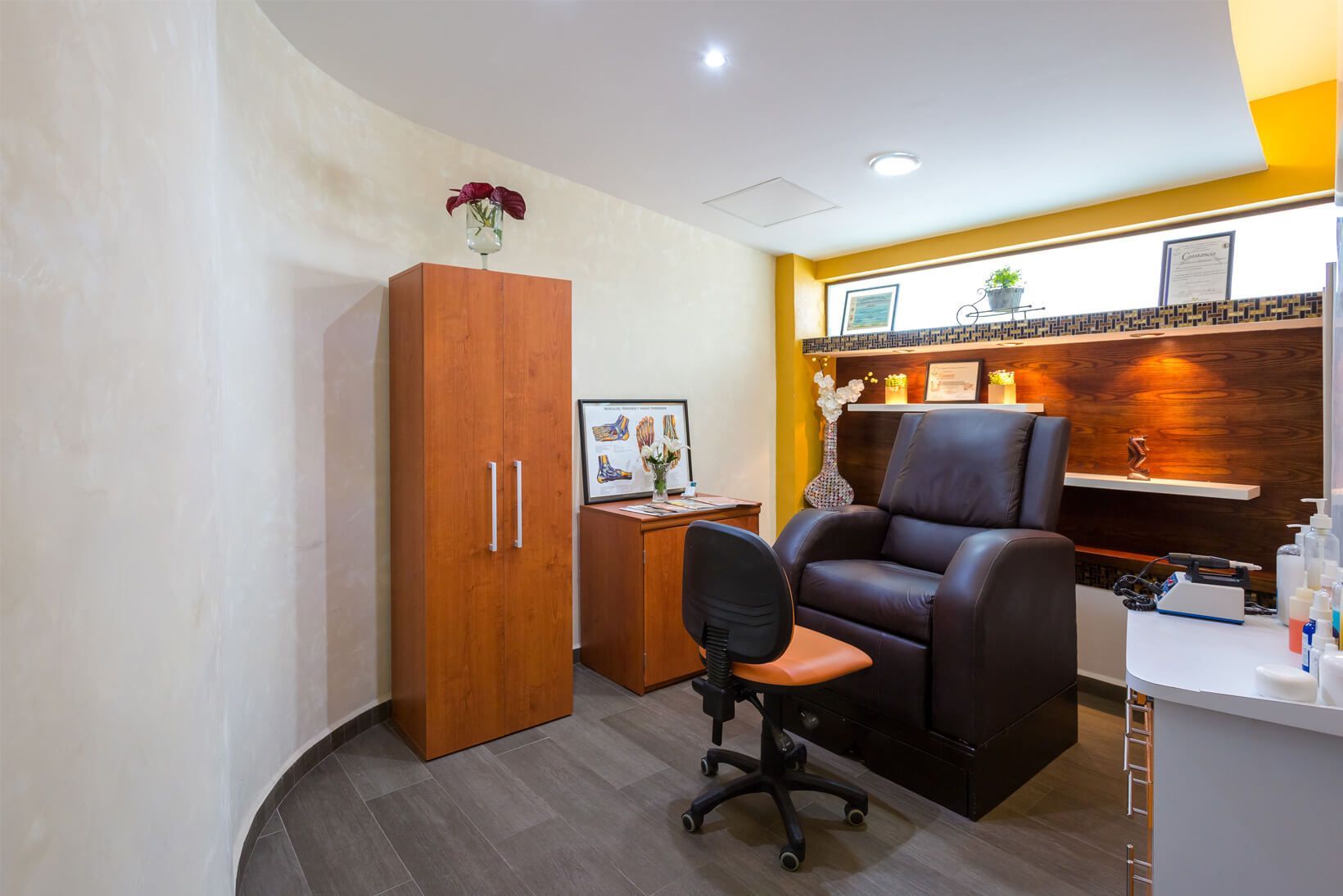 Professional Foot Care in Puerto Vallarta by Paty Villanueva only at Hospital CMQ in Puerto Vallarta and Riviera Nayarit