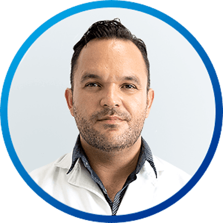 Dr Sigifredo López, Cirujano Maxilofacial