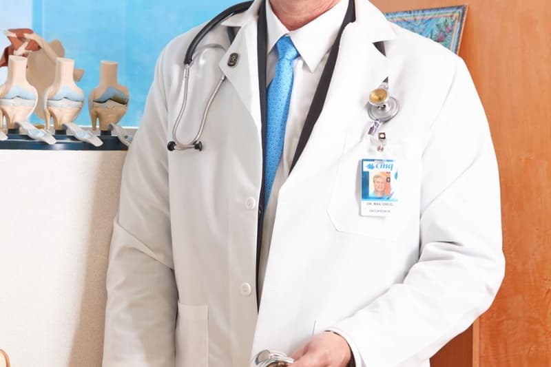 Dr. Max Greig, Hospital CMQ Premiere