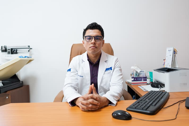Dr Martín Castañeda, Neonatólogo