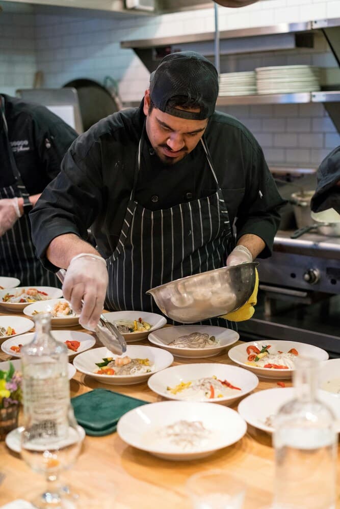 Chef trabajando en un restaurante en Australia