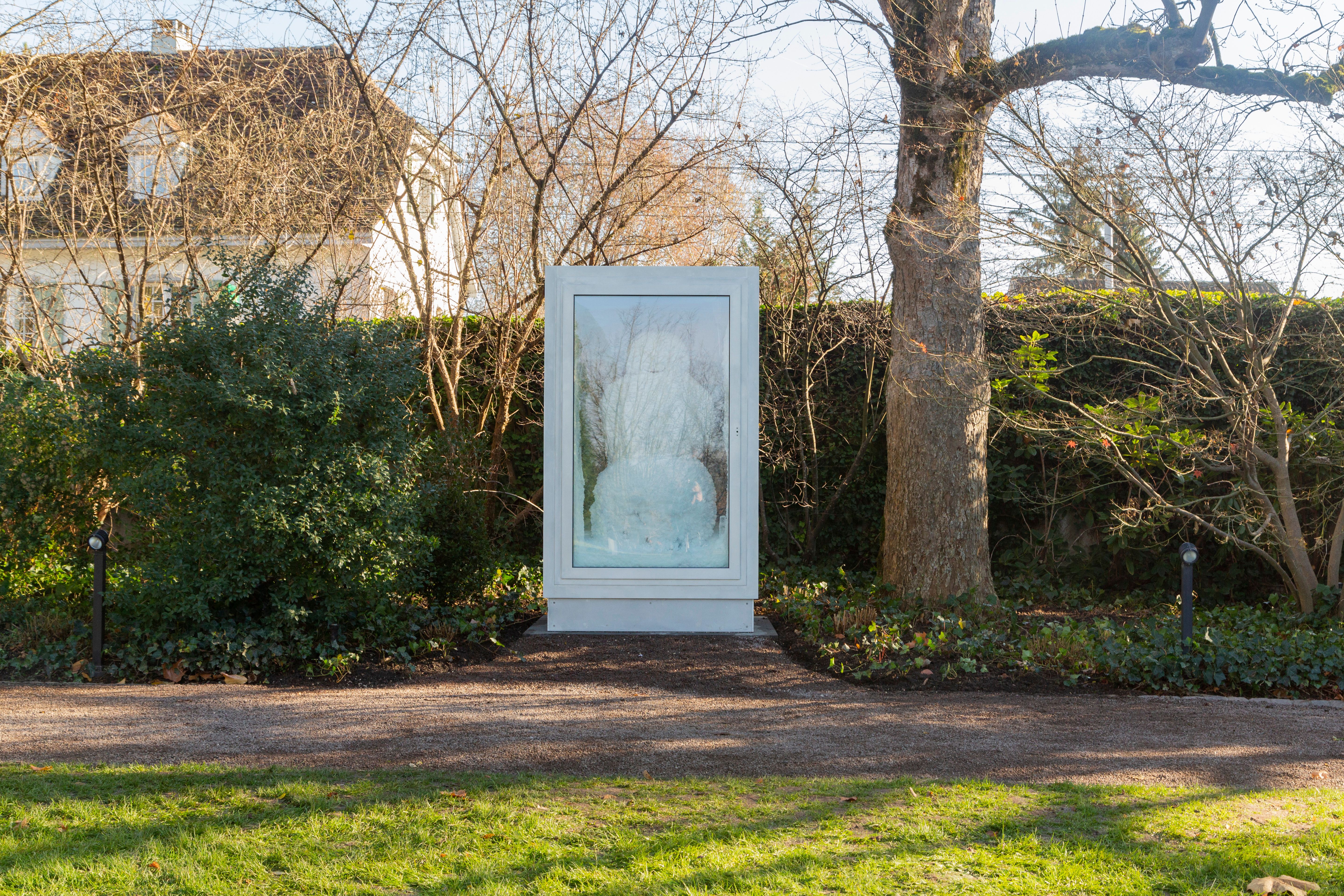 Kunstwerk Snowman von Fischli/Weiss im Park der Fondation Beyeler.