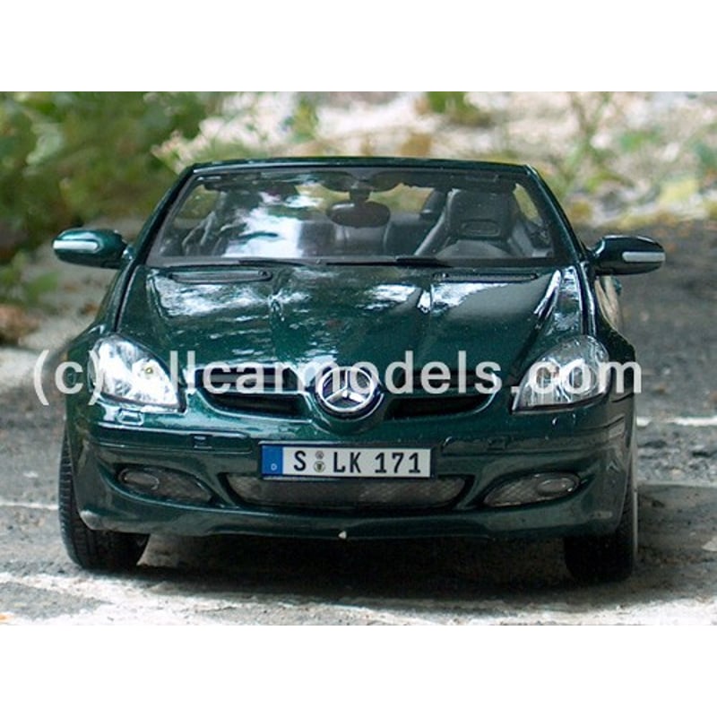 1:18 Mercedes-Benz SLK Convertible (Maisto)