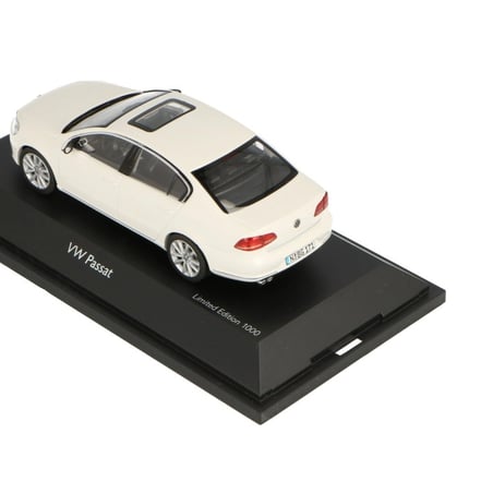Schuco 1/43 VW Passat Limousine B7 2011