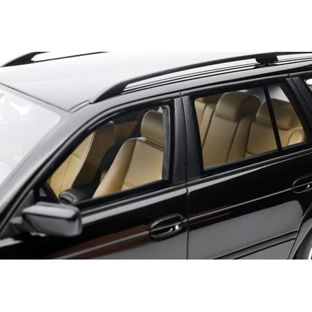 Otto Mobile 1/18 BMW E39 540 Touring M-Pack 2001