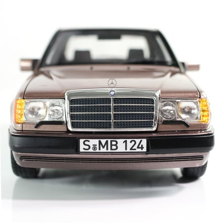 Norev Mercedes Dealer 1/18 Mercedes-Benz 230E (W124) year 1989-1993