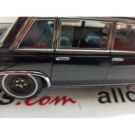 1/18 Mercedes-Benz 600 Pullman “King of Rock’n Roll” 1972