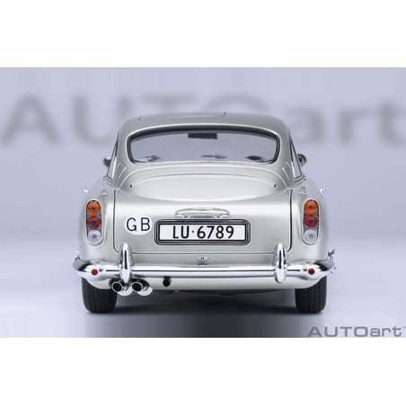 Autoart 1/18  Aston Martin DB5 James Bond Sean Connery Goldfinger 1964 with weapons