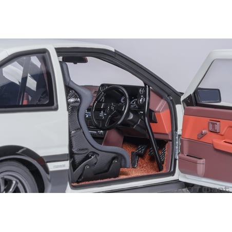 Autoart 1/18 Toyota Sprinter Trueno (AE86) “Project D” Final version 30th ann