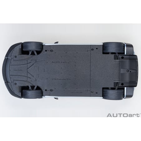 Autoart 1/18 Porsche 918 Spyder Weissach Package 2013