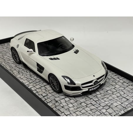 Minichamps 1/18 Brabus Mercedes Benz 700 Biturbo Coupe 2013