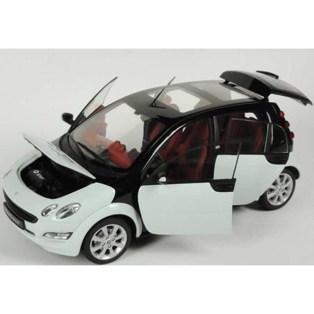 Kyosho 1/18 Smart ForFour