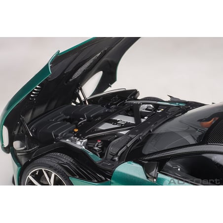 Autoart 1/18 Aston Martin DBS Superleggera