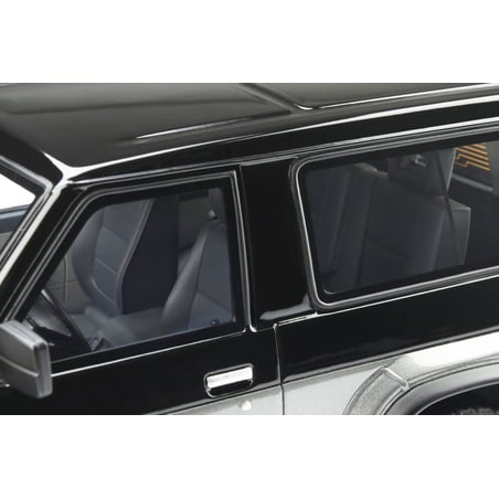 Otto Mobile 1/18 Nissan Patrol GR 1992