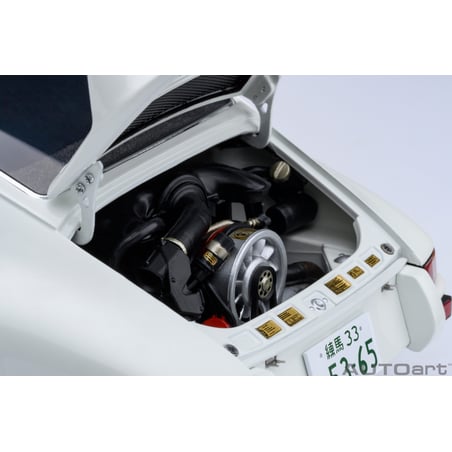 Autoart 1/18 Porsche 911 Carrera 2.7 RS “THE CIRCUIT WOLF”