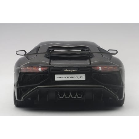 1:18 Lamborghini Aventador LP 750-4 SV (AUTOart)