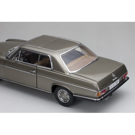 Sunstar 1/18 Mercedes-Benz Strich 8 Coupé 1973