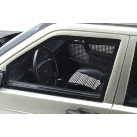 Otto Mobile 1/18 Mercedes-Benz W201 190E 2.5 16S 1988