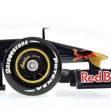 Minichamps 1/18 Scuderia Toro Rosso STR4 2009 No.11 S.Bourdais