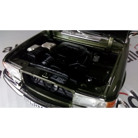 1:18 Mercedes Benz 450 SEL 6.9 1976