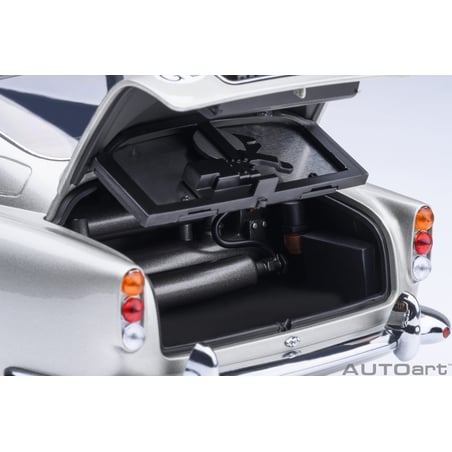 Autoart 1/18  Aston Martin DB5 James Bond Sean Connery Goldfinger 1964 with weapons