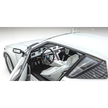 1/18 De Tomaso Pantera GT5