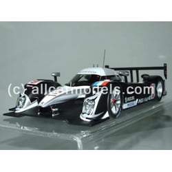 Minichamps 1/18 Peugeot 908...