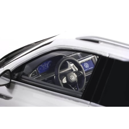 Otto Mobile 1/18 Volkswagen Tiguan R 2021