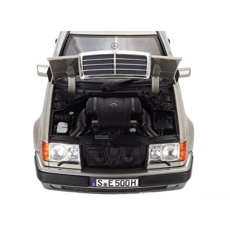 Mercedes Benz Dealer Pack Norev 1/18 Mercedes Benz E Class 500E (W124) 1991-1993