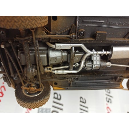 Almost Real 1/18 Land Rover Range Rover “Camel Trophy” Papua New Guinea 1982 Dirty Edition