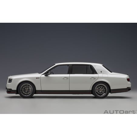 Autoart 1/18 Toyota Century GRMN 2019