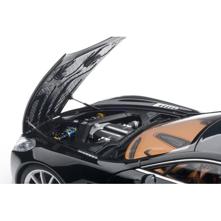1:18 Aston Martin One -77 (AUTOart)