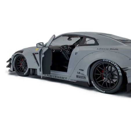 Solido 1/18  Nissan GT-R (R35) LBWK Bodykit Type 2.0 2024 with Wataru Kato-San figure