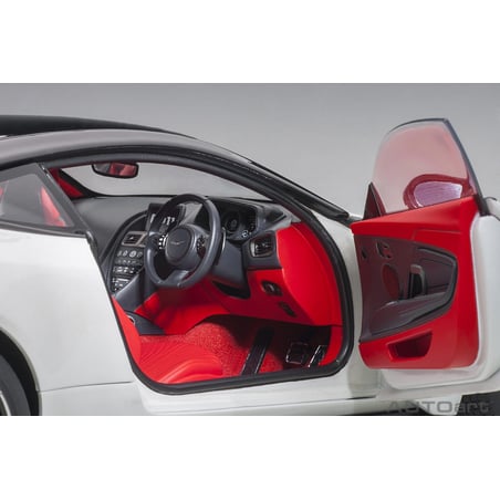 Autoart 1/18 Aston Martin DB11