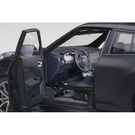 Autoart 1/18 Nissan Juke R 2.0