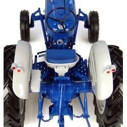 Universal Hobbies 1/16 Fordson Super Dexta New Performance 1963