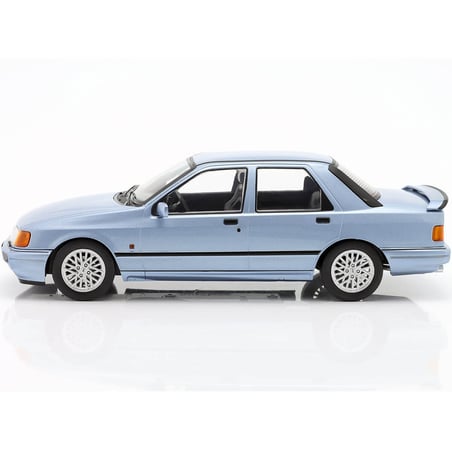 MCG 1/18 Ford Sierra Sapphire Cosworth 1988