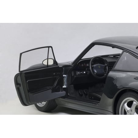Autoart 1/18 Porsche 911 (993) Carrera