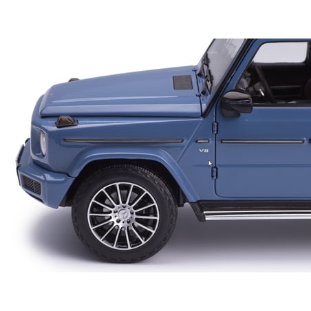 Minichamps 1/18 Mercedes Benz G Glass (W463) 2018