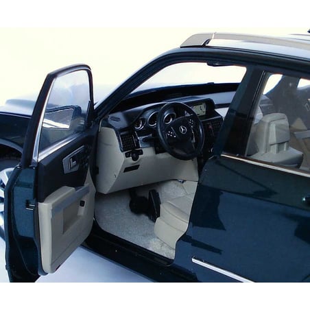 1/18 Mercedes Benz GLK Class