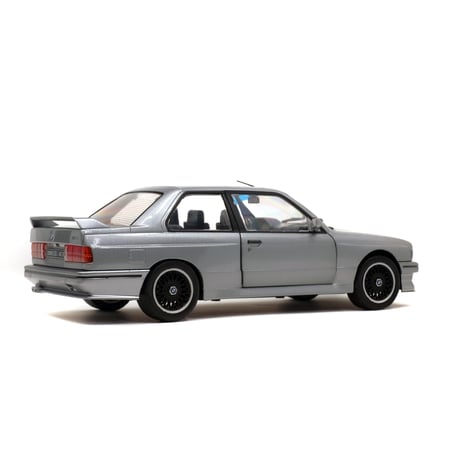 1:18 BMW E30 M3 1990