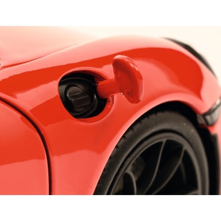 Schuco 1/18 Porsche Cayman GT4 (981)