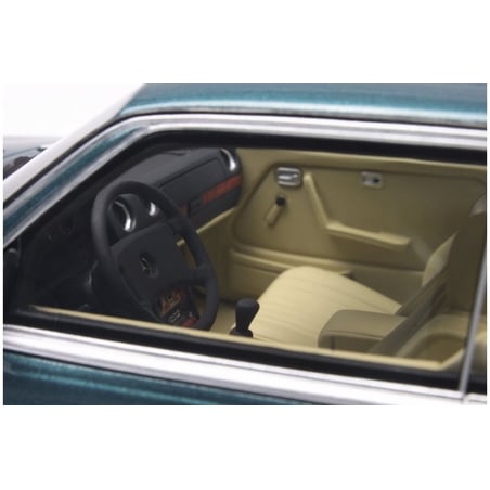 1/18 Mercedes-Benz C123 280CE