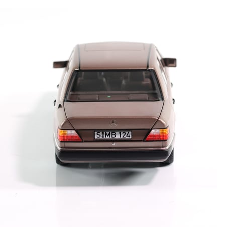 Norev Mercedes Dealer 1/18 Mercedes-Benz 230E (W124) year 1989-1993