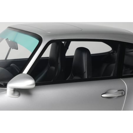 GT Spirit 1/8  Porsche 911 [993) Carrera 4S 1995