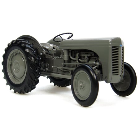 Universal Hobbies 1/16 Massey Ferguson TE 20 The Little Grey"