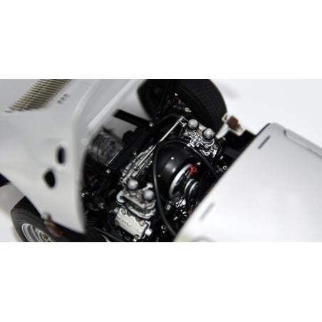 CMC 1/18 Porsche 904 Carrera GTS (chassis No. 904-006) No.150 2nd Rallye Monte Carlo 1965 Eugen Böhringer/Rolf Wütherich